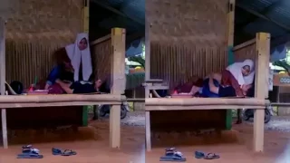 Bokep Indo Viral ABG Hijab Ngentot Di Gubuk