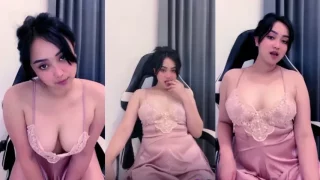 Dhea Cantik Seksi Lingerie Pink Mempesona